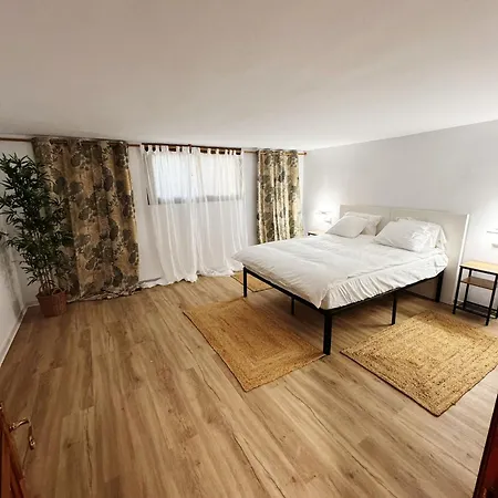 7 Bedrooms *