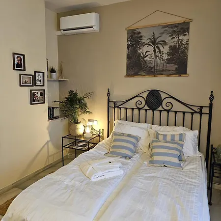 Villa 7 Bedrooms Marbella