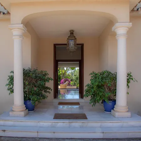 7 Bedrooms Marbella