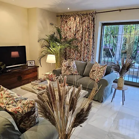 Villa 7 Bedrooms *